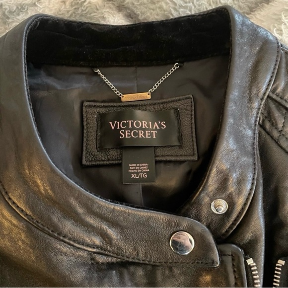 Victoria's Secret Soft Black Leather Motorcycle Vest, Size XL, NWOT - Picture 2 of 8